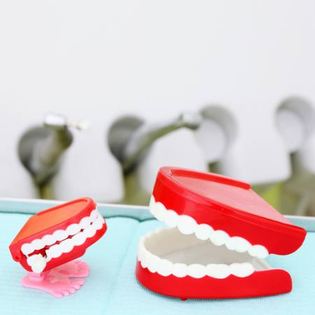 dientes, rojo, maxilar, pies, dentista Pavel Losevsky - Dreamstime