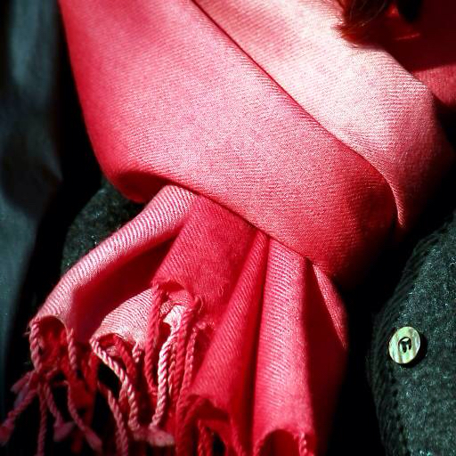 de tela, ropa, bufanda, botón rojo,  Clarita