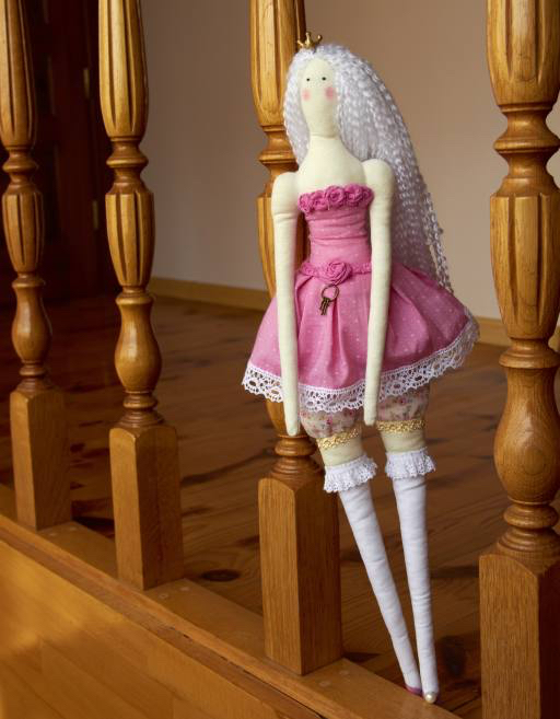 de la muneca, Barbie, madera, escaleras, títeres Irinavk