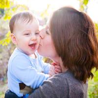 Pixwords La imagen con madre, niño, niño, amor, beso, feliz, cara Aviahuismanphotography - Dreamstime