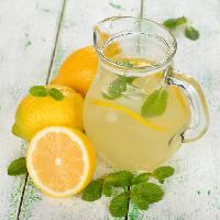 Pixwords La imagen con los limones, limón, menta, bebida Olga Vasileva (Olyina)