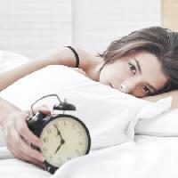 Pixwords La imagen con de reloj, mujer, cama, alarma Pavalache Stelian - Dreamstime