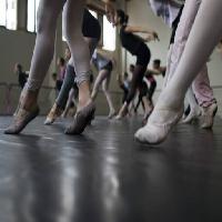pies, bailarín, bailarines, la práctica, las mujeres, los pies, el suelo Goodlux