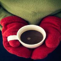Pixwords La imagen con taza, café, café, manos, rojo, guantes, verde Edward Fielding - Dreamstime